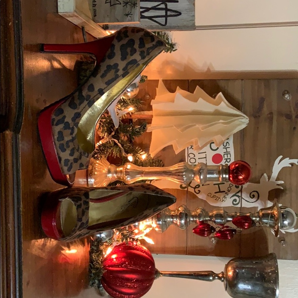 Heels - Picture 2 of 3